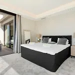 Horizonte Villa *